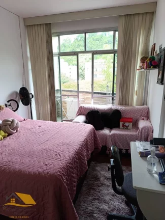 Imagem Vendo Apartamento no Centro com 3 Quartos Mais Dependência Completa e Garagem