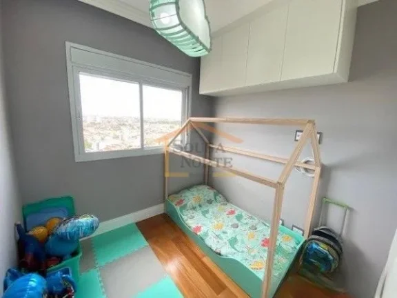 Imagem Apartamento com 82 m² de área útil, 3 dormitórios sendo 1 suíte, piso de madeira nos dormitóri...