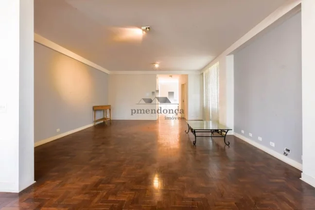 Imagem Apartamento 3 quartos, 1 suite, 2 vagas, 274 m2 varanda, para modernizar