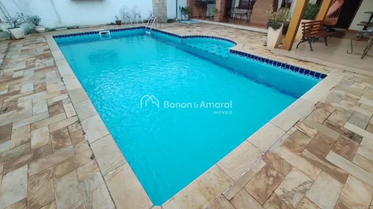 Imagem Casa térrea a venda no bairro Itapoan, Paulínia.

Excelente casa térrea com 540 metros de terreno...