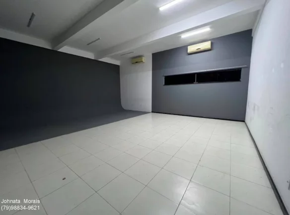 Imagem Casa à venda no Bairro Coroa do Meio com 6 quartos, área gourmet e jardim.