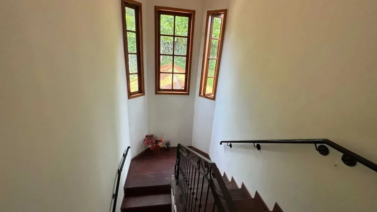 Imagem Casa com 2 lotes, 4 suítes e 2 vagas de garagem em condomínio Ariribá – Balneário Camboriú / SC