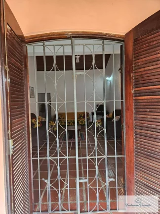 Imagem Casa a venda com 600 m² de terreno na Praia das Toninhas