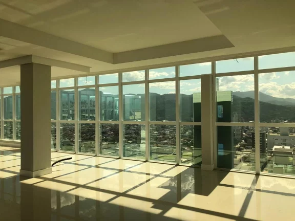 Imagem Cobertura Duplex, 5 dormitórios(5 S), 417m2 - Meia Praia - Itapema/SC