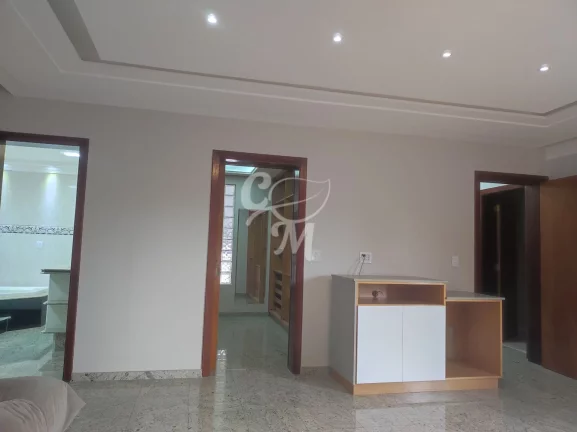 Imagem Casa com Piscina em Condomínio - VENDA / LOCAÇÃO