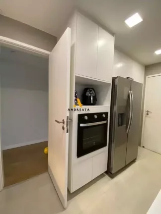 Imagem Barra da Tijuca - Alfa Barra - Vendo maravilhoso apto de 3qts - 1 suite - Totalmente reformado- R$1.500.000