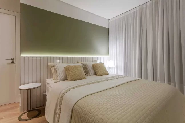 Imagem Apartamento com 2 dormitórios sendo 1 suíte e 1 vaga de garagem em Balneário Camboriú/SC