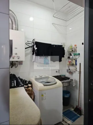 Imagem Imperdível! Apartamento à venda em Icaraí, Niterói-RJ: 3 quartos, 1 suíte, 2 banheiros e 1 vaga de garagem.