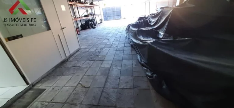 Imagem Galpão à venda em Jaboatão dos Guararapes-PE, bairro Candeias: 4 salas, 2 banheiros, 25 vagas de garagem, 342m² de área