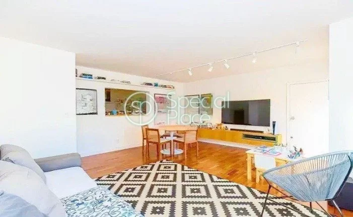Imagem Ótimo apartamento em Moema Pássaros - 111m² - Andar alto - Living com varanda - Sala de jantar - ...