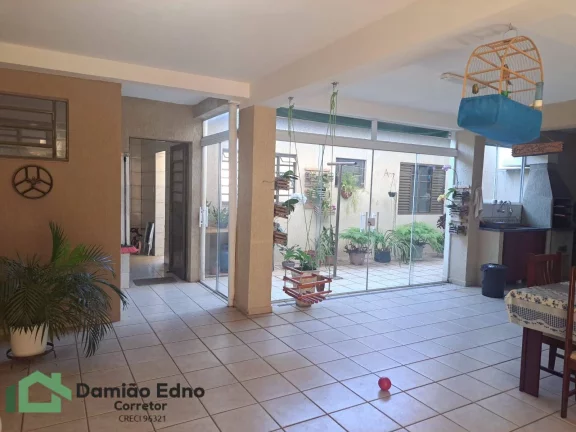Casa com 4 quartos, 2 suites no Jardim Tannus - Eloy Chaves Aceita troca