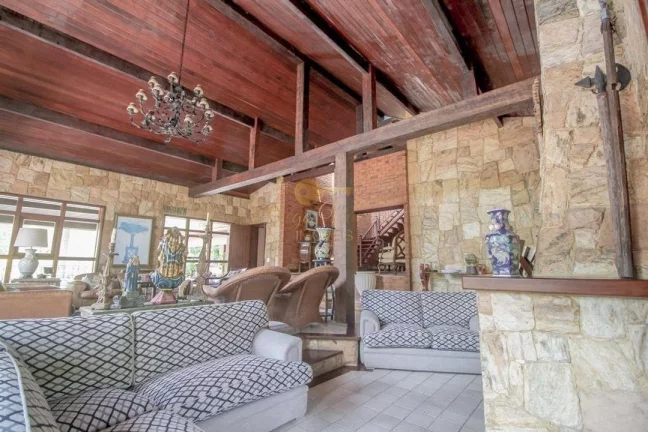 Imagem Casa em Condomínio para Venda em Teresópolis / RJ no bairro Quebra Frascos