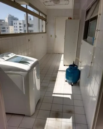 Imagem Apartamento à venda no Guarujá na Praia das Pitangueiras.