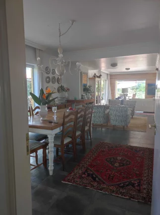 Imagem Linda Casa com Piscina