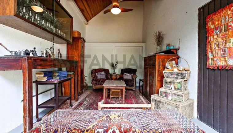 Imagem Casa estilo Farm House para Locação no Jardim Paulista - São Paulo-SP: 3 Quartos, 1 Suíte, 4 Salas, 4 Banheiros, 2 Vagas, 223m².