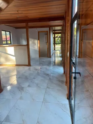 Imagem Casa em Condomínio para Venda em Teresópolis / RJ no bairro Vale Alpino