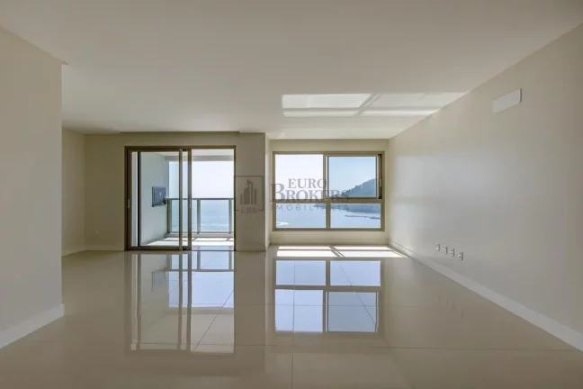 Imagem Apartamento com 4 suítes à venda, Quadra Mar - Balneário Camboriú/SC