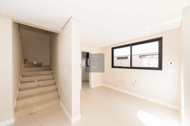 Imagem SANTA FELICIDADE - Sobrado em Condomínio Fechado. 3 suítes. 2 vagas. 160 m² privativos.