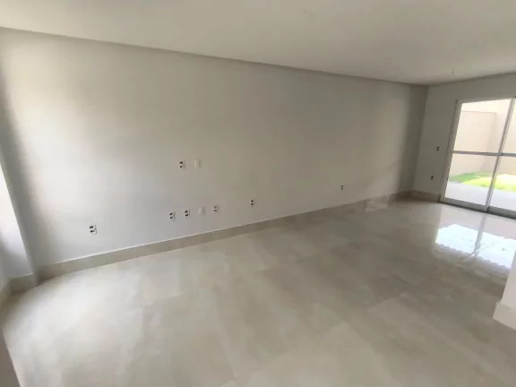 Imagem Sobrado De 3/4 Com Suite Em Cond .c Area Gourmet A 8 Min Do Flamboyant