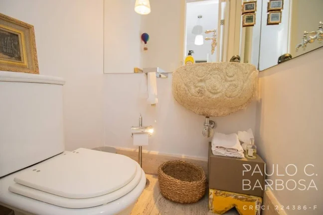 Imagem Apartamento amplo com 3 suítes, living com janelões - 4 vagas - 247m²