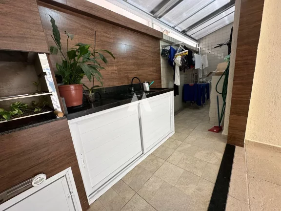 Imagem Casa moderna com 03 vagas de garagem na Aparecida!