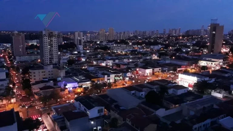 Imagem Cobertura à venda no Centro de Ribeirão Preto-SP - 3 quartos, 1 suíte, 3 salas, 3 banheiros, 2 vagas de garagem, 230m² - Quer Imóvel Negócios Imobiliários