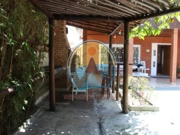 Imagem Imperdível Casa à Venda em Ubatuba-SP, Bairro Praia Grande, 3 Quartos, 1 Suíte, 4 Vagas de Garagem, 190m² de Área