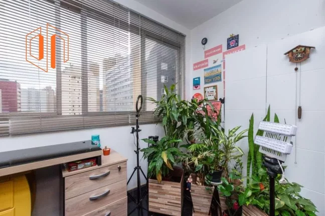 Imagem Apartamento para Venda em Curitiba, Água Verde, 3 dormitórios, 1 suíte, 2 banheiros, 1 vaga