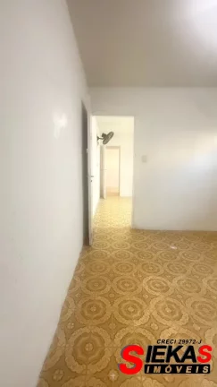Imagem Casa Comercial para Locação em São Paulo-SP na Chácara Mafalda: 6 salas, 1 banheiro, 4 vagas de garagem e 150m² de área.