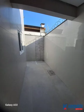 Imagem VENDO CASA NO CONDOMINIO LA VIE