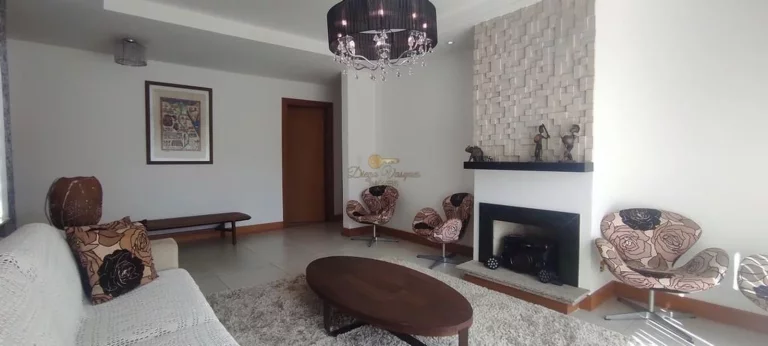 Imagem Casa em Condomínio para Venda em Teresópolis / RJ no bairro Prata