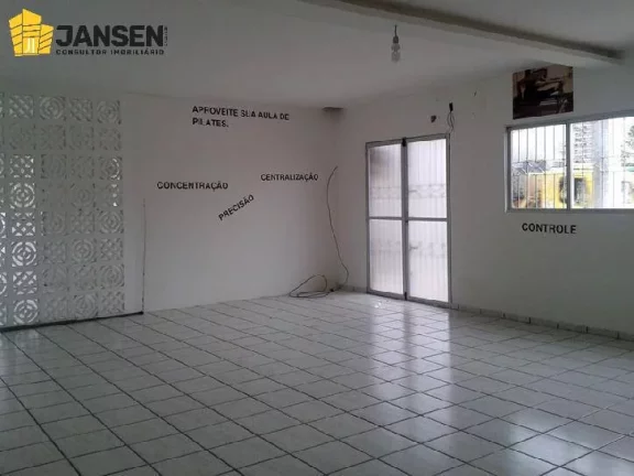 Imagem PONTO COMERCIAL COM 120 M² POR TRAZ DO MCDONALD´S, NA RUI CARNEIRO