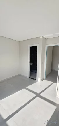 Imagem Sobrado alto padrão com Piscina, 3 suítes próximo ao Centro Matinhos-PR