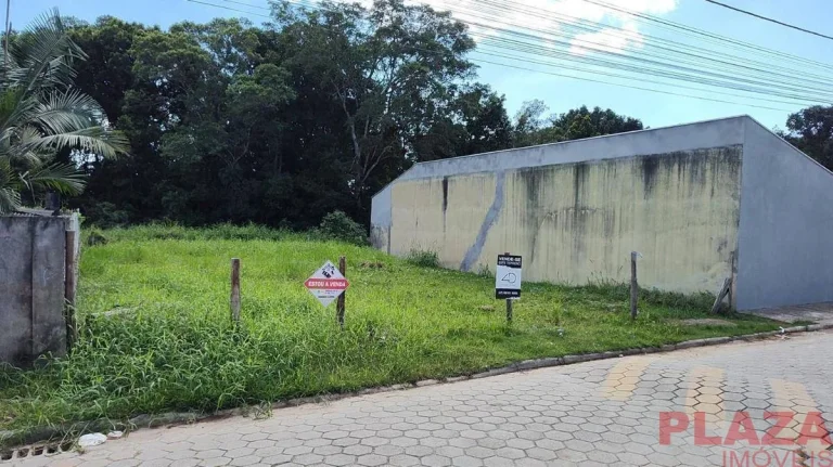 Imagem Terreno Amplo de 260m² em Itacolomi a 800 Metros da Praia!