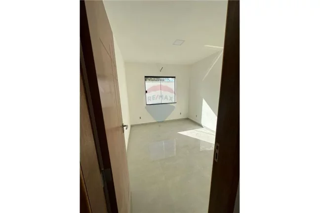 Imagem Uma casa belíssima em uma localização espetacular PRÓXIMO A PRAIA