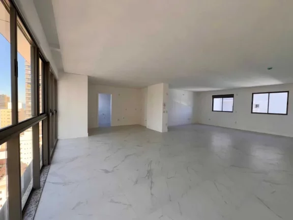 Imagem Apartamento sem mobilia com 3 dormitórios sendo 3 suítes e 3 vagas de garagem em Balneário Camboriú