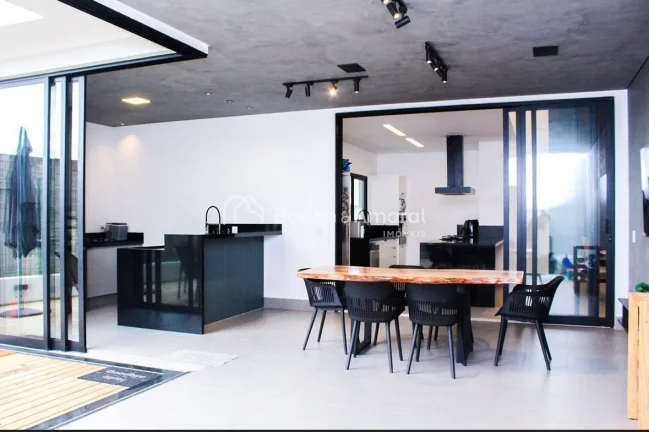 Imagem Casa de condominio a venda no Swiis Park em Campinas!!

Com 3 suítes, sendo uma delas c closet. 
Á...