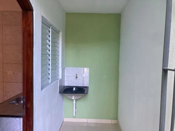 Imagem Sobrado com 1 dormitório para alugar, 40 m² por R$ 900,00/mês - Calmon Viana - Poá/SP