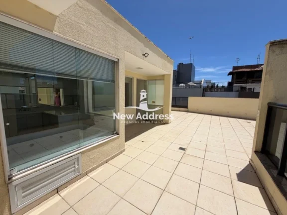 Imagem Cobertura exclusiva com 280 m² na quadra do mar, vista privilegiada, ambientes amplos, 3 quartos e 3 vagas de garagem.