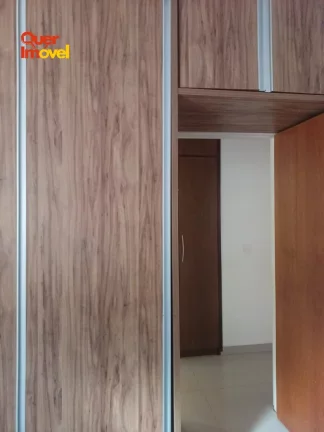 Imagem Casa em Condomínio à Venda em Ribeirão Preto-SP, Parque São Sebastião: 3 quartos, 1 suíte, 2 salas, 3 banheiros, 2 vagas. 115m². Quer Imóvel Negócios Imobiliários.