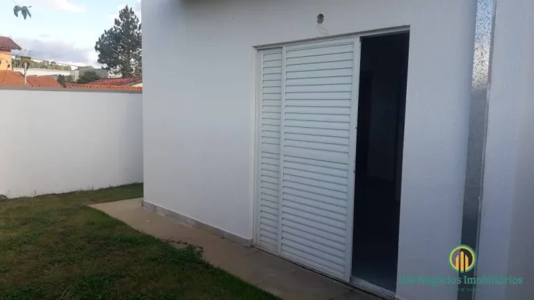 Imagem Casa térrea nova, 3 dormitorios(1suíte) quintal, estilo moderno condominio