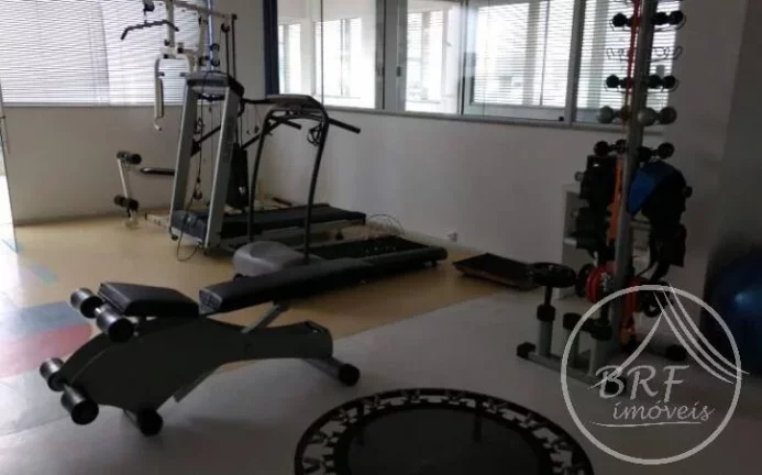 Imagem Vendo excelente apartamento com terraço e piscina, totalmente plano em excelente localização a 200 metros da Beira mar do Estreito Florianópolis SC co