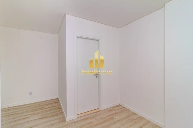 Imagem Descubra o Luxo Clássico no Edifício Villa Alba: Seu Refúgio Exclusivo em Balneário Camboriú!
I...