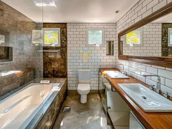 Imagem Casa em Condomínio a Venda no bairro Granja Viana - Carapicuíba, SP