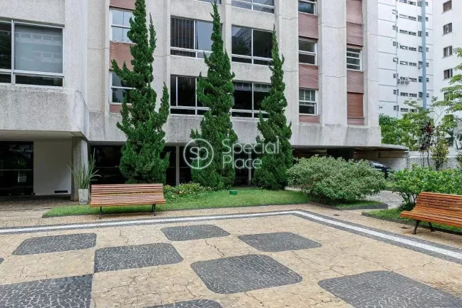 Imagem Excelente apartamento com 150m² no Jardim América. Amplo living para dois ambientes, sala de janta...
