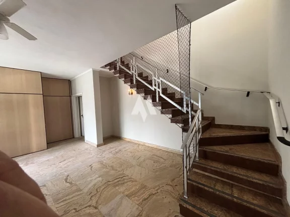 Imagem Casa para locação 5 dormitórios - 7 vagas - Ponta da Praia em Santos