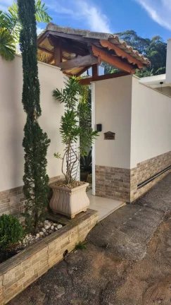 Imagem VENDO ESTA LUXUOSA CASA EM NOVA FRIBURGO.