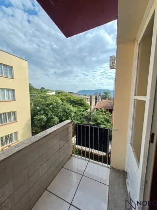 Amplo Apartamento de 2 Dormitórios com Sacada no Centro de Santa Maria