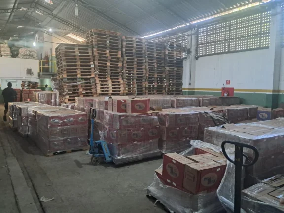 Imagem Galpão para Venda em Rio de Janeiro, Inhoaiba, 5 banheiros, 3 vagas
