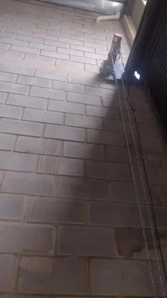 Imagem Barracão Comercial para Locação no Jardim Guarujá - Sorocaba-SP: 1 Sala, 2 Banheiros, 3 Vagas de Garagem - 270m²